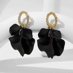 Elegant Gold and Black Dangle Earrings